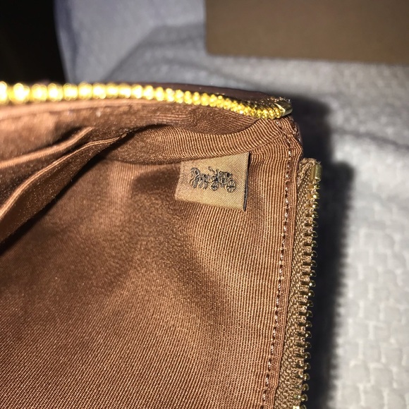 Coach wristlet - Picture 4 of 16